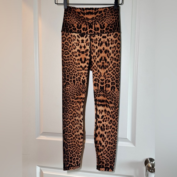 Yogalicious Lux Leopard Print Leggings Size Medium Super High Rise Ankle Length - Picture 6 of 14